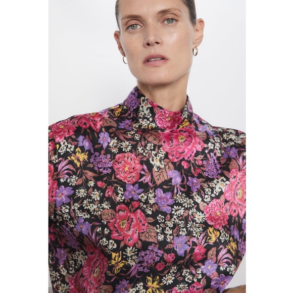 NEW!!! HP 🥳🥳🥳Zara Floral Print High Collar Top - Picture 2 of 14